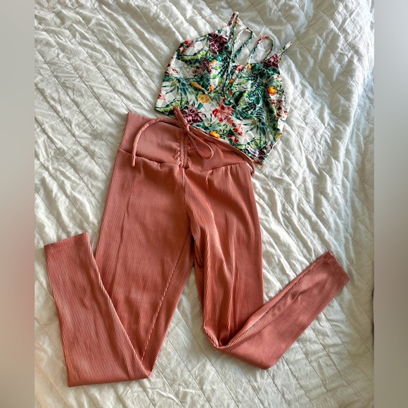 Woman’s Floral Pink Activewear Set - Picture 2 of 3